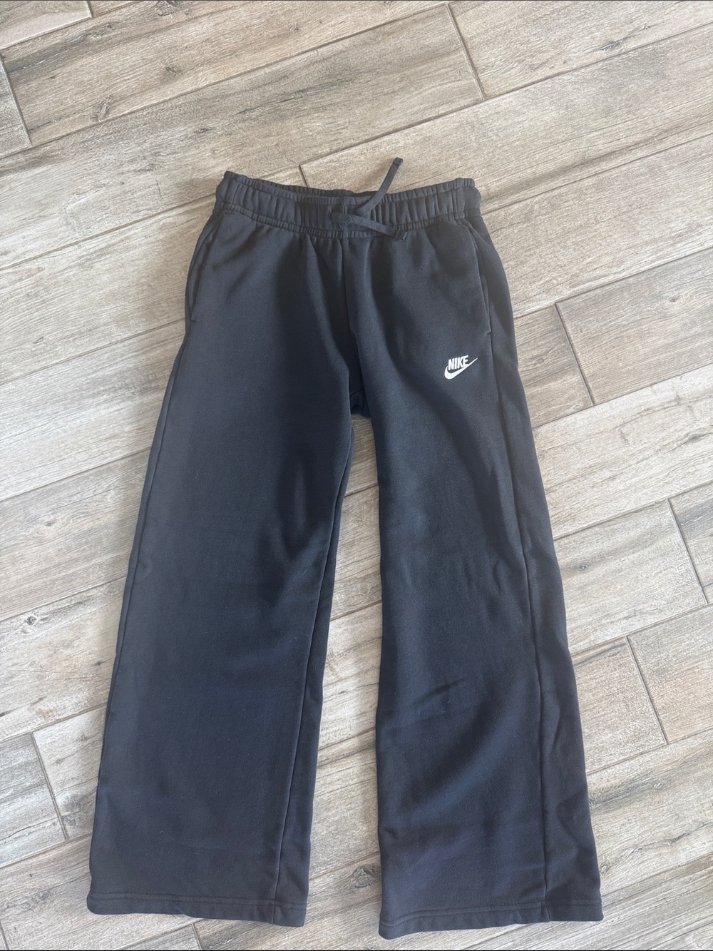 NWOT Nike Club Fleece Sweatpants